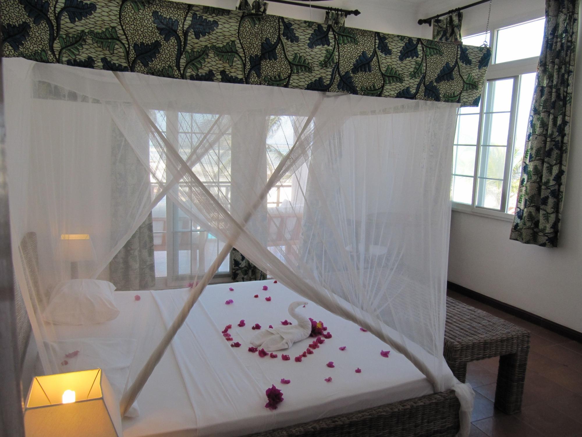 Albatross Ocean View Hotel Dongwe Exterior photo